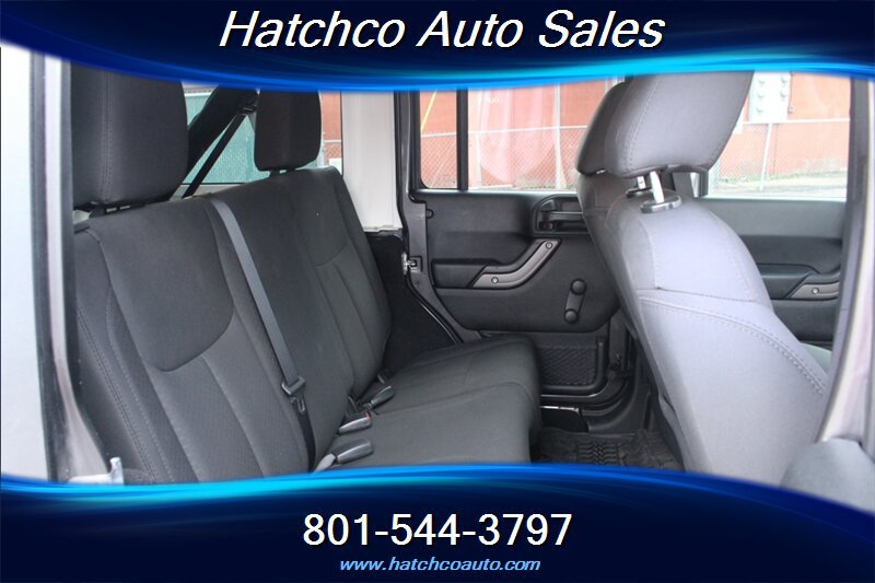 Used 2017 Jeep Wrangler Unlimited Sport w/ Connectivity Group AWD/4WD image 18