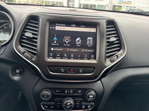 Used 2022 Jeep Cherokee Trailhawk w/ Sun, Sound & Nav Group AWD/4WD image 12