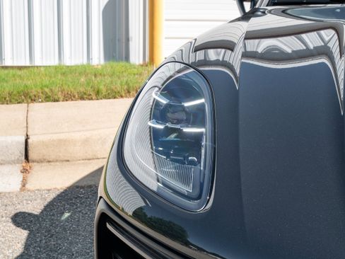 New 2026 Porsche Macan image 13