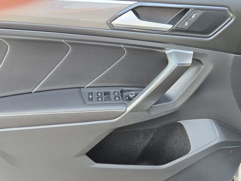 Used 2022 Volkswagen Tiguan SE R-Line FWD image 35