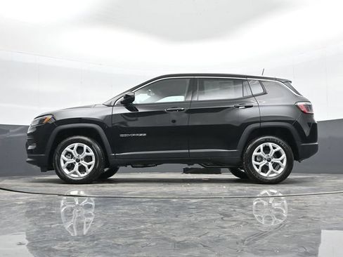 Used 2025 Jeep Compass Sport w/ Mopar Graphics Package AWD/4WD image 44