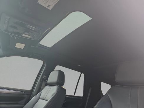 Used 2023 Chevrolet Tahoe RST w/ Luxury Package image 23