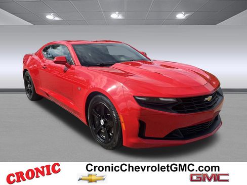 Used 2023 Chevrolet Camaro LT RWD image 1
