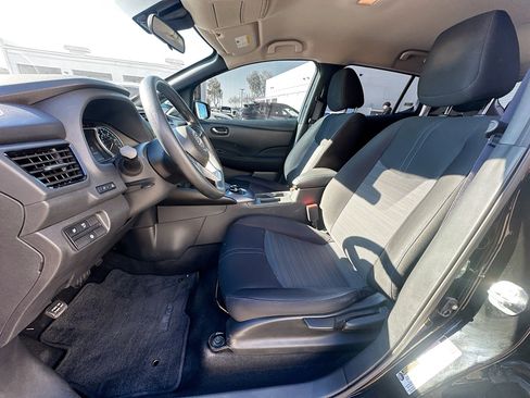 Used 2024 Nissan Leaf S image 13