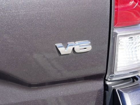 Used 2021 Toyota Tacoma TRD Sport image 15