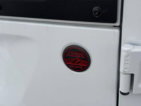 Used 2023 Jeep Wrangler Rubicon w/ Cold Weather Group AWD/4WD image 7