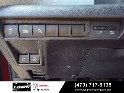 Used 2025 Toyota Sienna XLE w/ XLE Plus Package FWD image 13