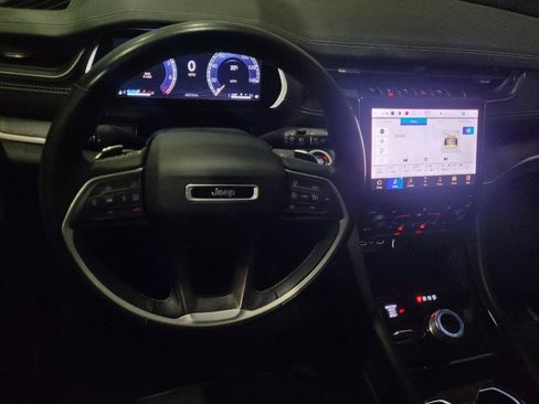 Used 2022 Jeep Grand Cherokee L Limited image 22