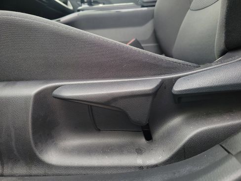 Used 2024 Toyota Prius LE FWD image 14