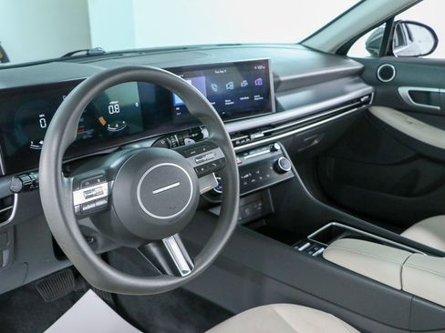 Used 2025 Hyundai Sonata SEL FWD image 22