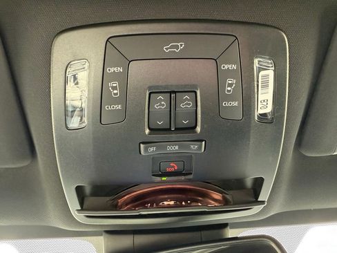 Used 2025 Toyota Sienna XSE image 47