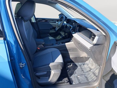 New 2025 Volkswagen Tiguan SE AWD/4WD image 23