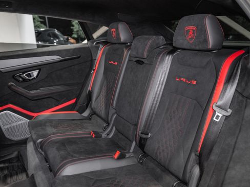 Used 2024 Lamborghini Urus Performante AWD/4WD image 21
