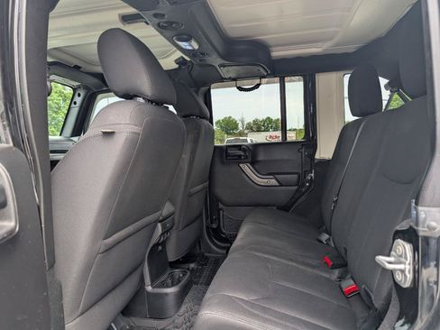 Used 2015 Jeep Wrangler Unlimited Sport w/ Quick Order Package 24S AWD/4WD image 10