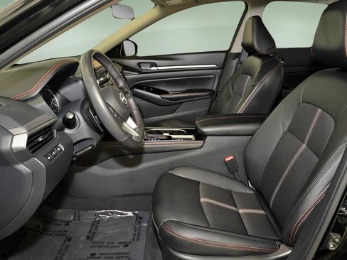 Certified 2024 Nissan Altima 2.5 SR image 12