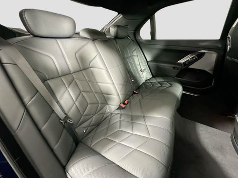 New 2026 BMW 750e xDrive w/ Executive Package image 27