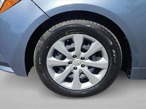 Used 2025 Toyota Corolla LE w/ Carpet Mat Package (TMS) AWD/4WD image 28