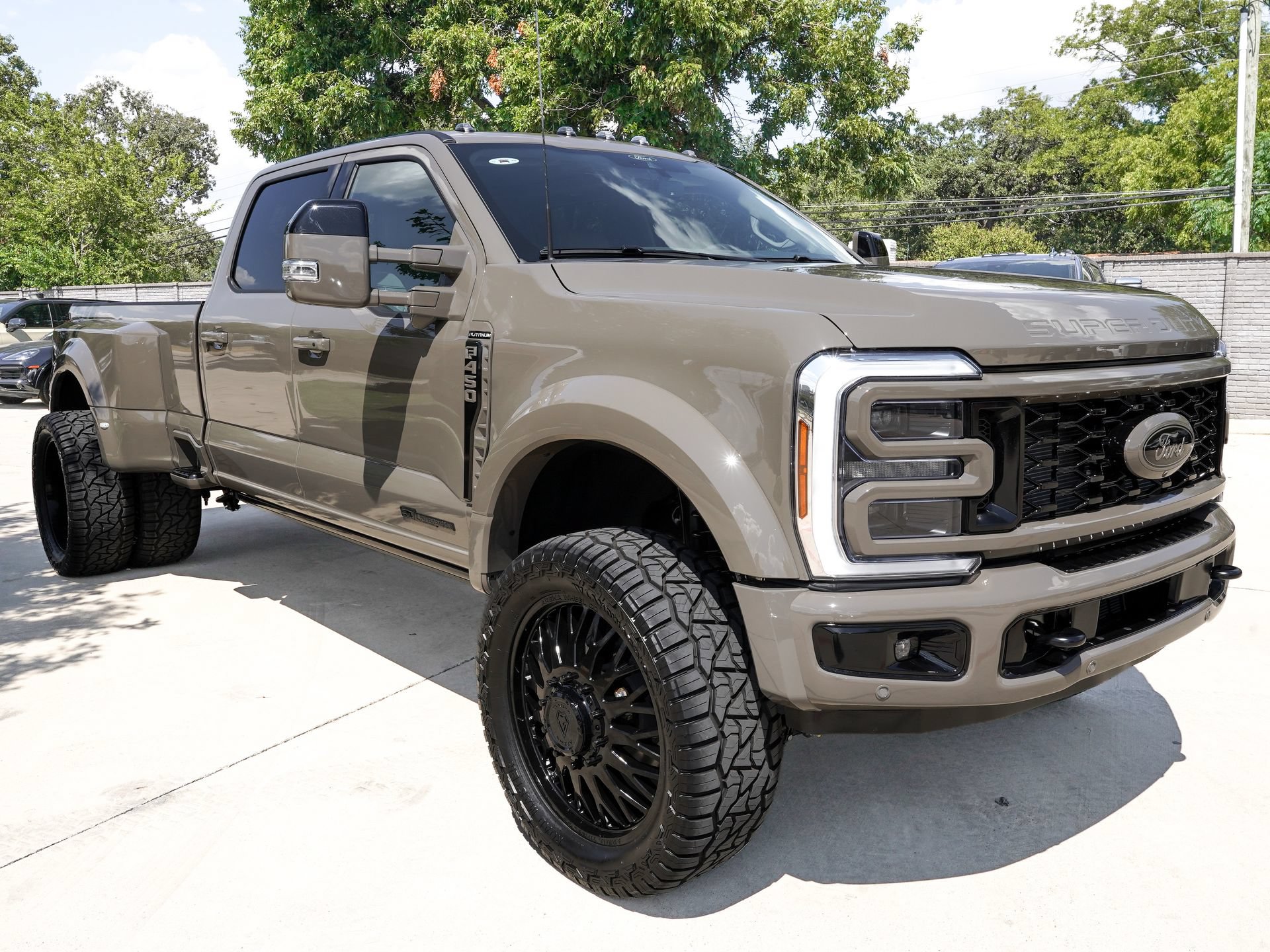 Used 2026 Ford F450 Platinum w/ Platinum Plus Package AWD/4WD image 3