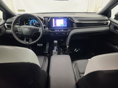 Used 2025 Toyota Camry SE image 20