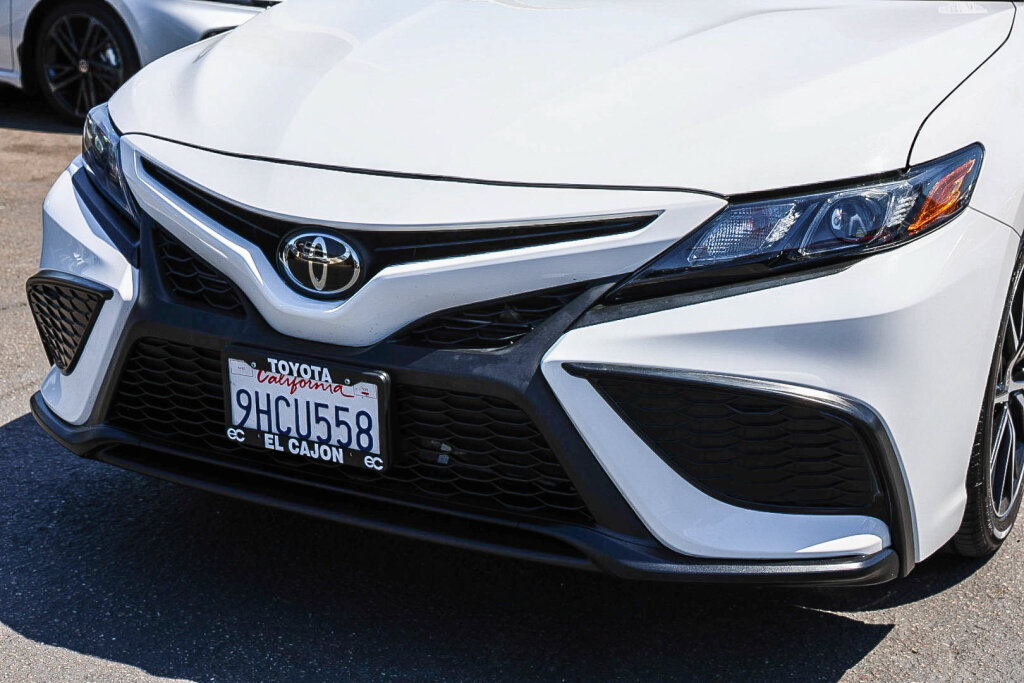 Used 2023 Toyota Camry SE FWD image 18