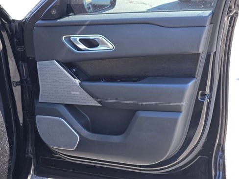 Used 2018 Land Rover Range Rover Velar R-Dynamic SE image 4