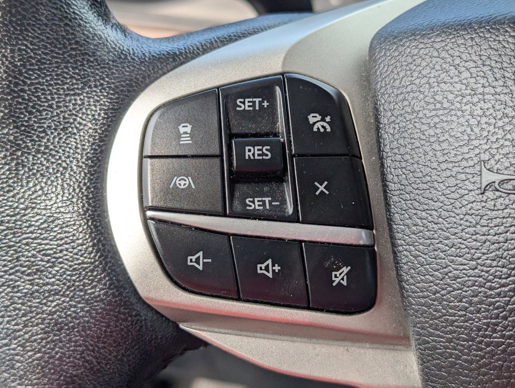 Used 2021 Ford Explorer Limited w/ Equipment Group 301A RWD image 19