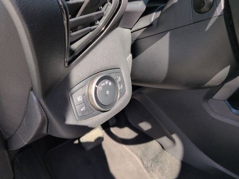 Used 2018 Ford Escape SEL w/ Ford Safe & Smart Package FWD image 15