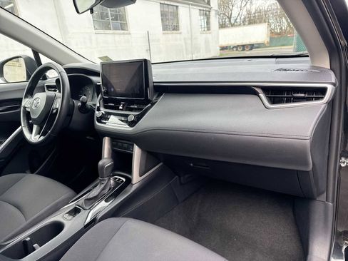 Used 2023 Toyota Corolla Cross LE image 16
