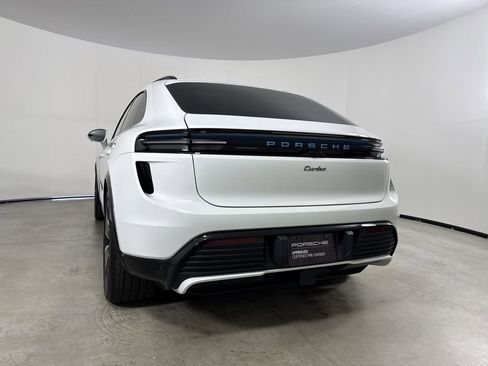 Certified 2025 Porsche Macan Turbo Electric AWD/4WD image 20