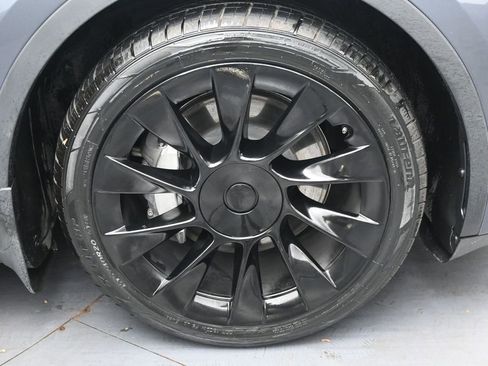 Used 2023 Tesla Model Y Long Range AWD/4WD image 37