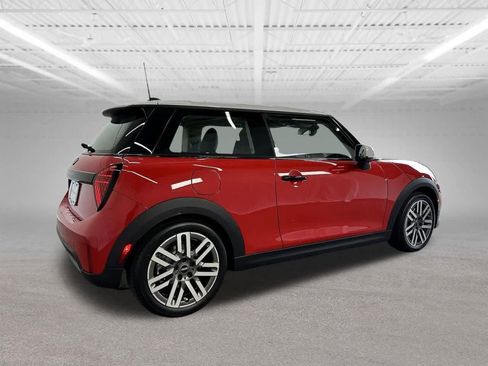 Certified 2025 MINI Cooper 2-Door Hardtop image 6