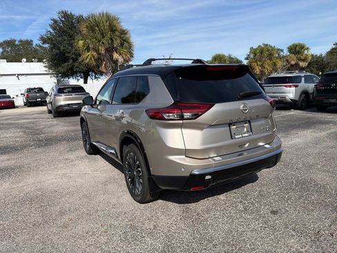 Used 2026 Nissan Rogue Platinum w/ Platinum Premium Package image 6