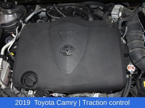 Used 2019 Toyota Camry XSE image 7
