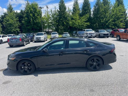 Used 2023 Honda Accord Sport image 2