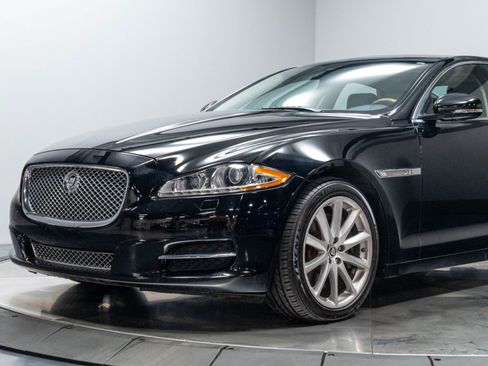Used 2013 Jaguar XJ AWD image 5