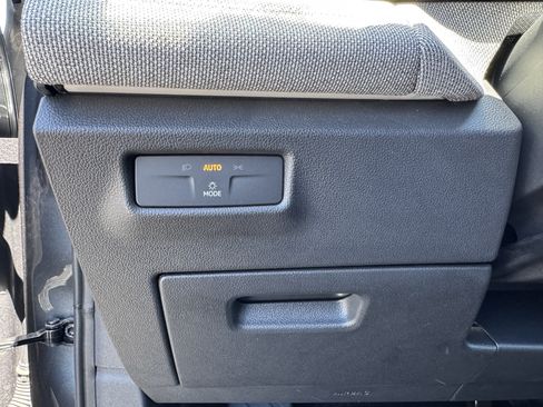 Used 2026 Volkswagen Tiguan S FWD image 27