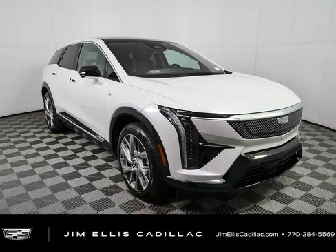 Certified 2025 Cadillac Optiq Luxury 1 AWD/4WD image 1