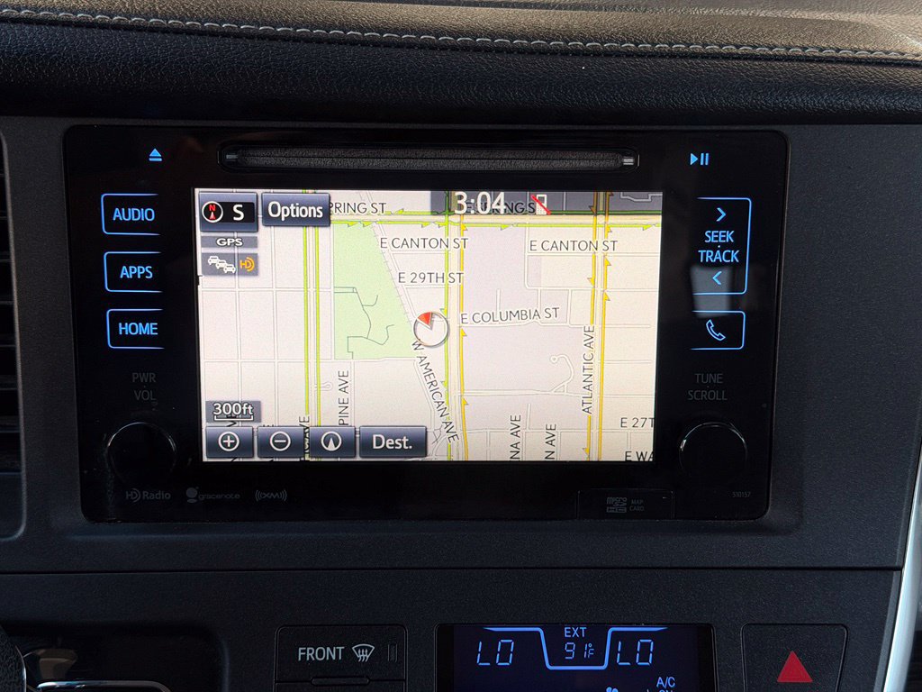 Used 2017 Toyota Sienna XLE Premium FWD image 12