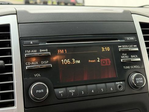 Used 2013 Nissan Frontier Desert Runner image 21