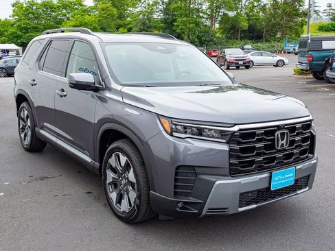 New 2026 Honda Pilot Touring image 4