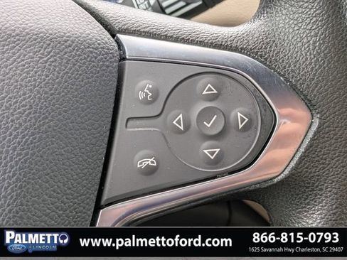 Used 2023 Chevrolet Traverse LS FWD image 24