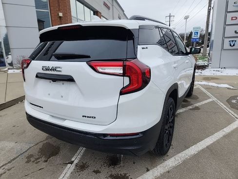 Used 2023 GMC Terrain SLE w/ Driver Convenience Package image 12