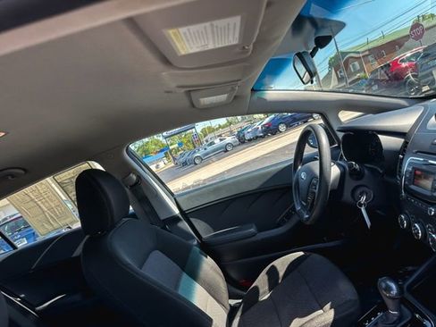 Used 2017 Kia Forte LX FWD image 25
