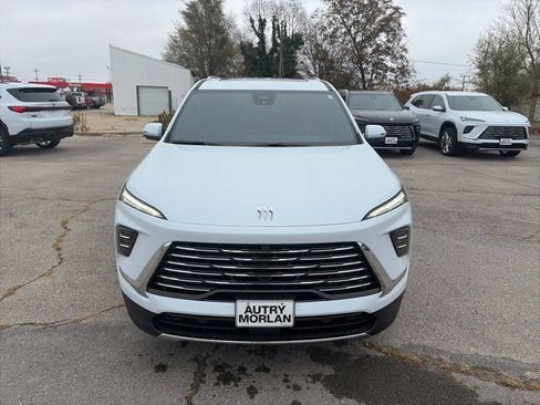 New 2026 Buick Enclave Preferred image 9