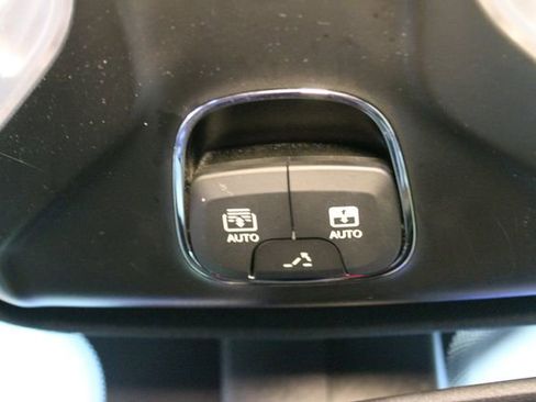 Used 2023 Jeep Compass Limited w/ Sun and Sound Group AWD/4WD image 27