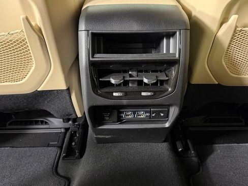 Used 2024 Jeep Grand Cherokee Limited w/ Trailer Tow Package AWD/4WD image 31