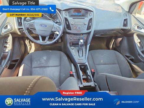 Used 2016 Ford Focus SE w/ SE Cold Weather Package FWD image 11