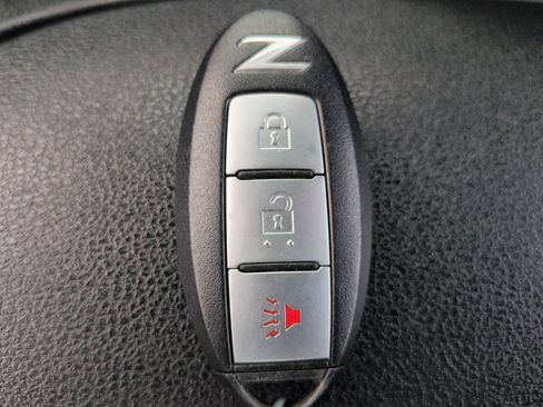 Used 2017 Nissan 370Z Coupe RWD image 25