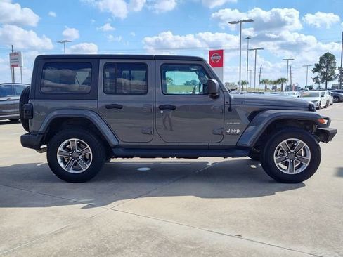 Used 2021 Jeep Wrangler Unlimited Sahara image 8