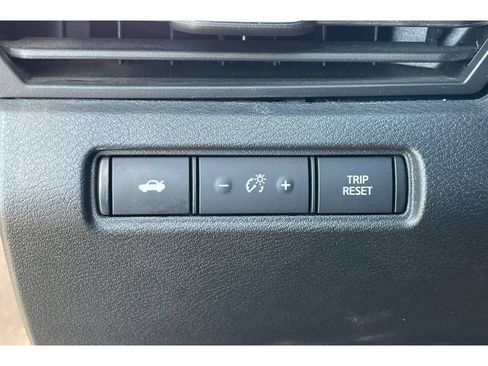 Used 2021 Nissan Altima 2.5 SR FWD image 40